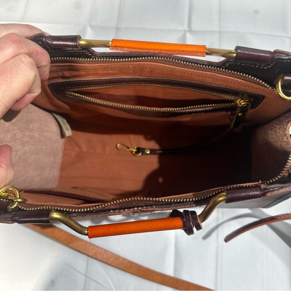 Old Trend Camden Convertible Medium Tote In Brown 100% Cowhide Leather MSRP $218 - Picture 6 of 16
